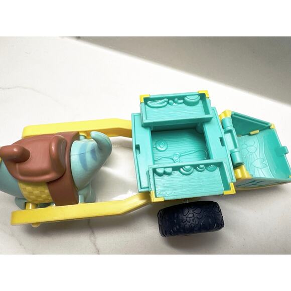 Dino Ranch Ultimate Playground Riding Adventure Min Clover Care Cart Playset Toy - Picture 5 of 9